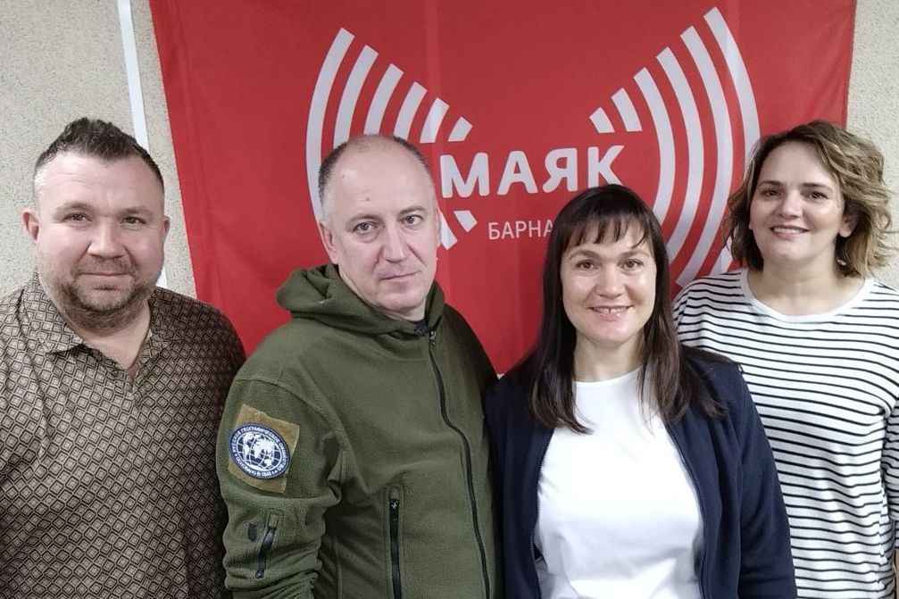команда АКО РГО и ведущие программы Первые на Маяке_radiomayak22.jpg команда АКО РГО и ведущие программы Первые на Маяке_radiomayak22.jpg