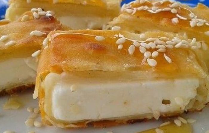 жареный сыр с кунжутом на фестивале Вкусы России_russiantastesfest.ru.jpg