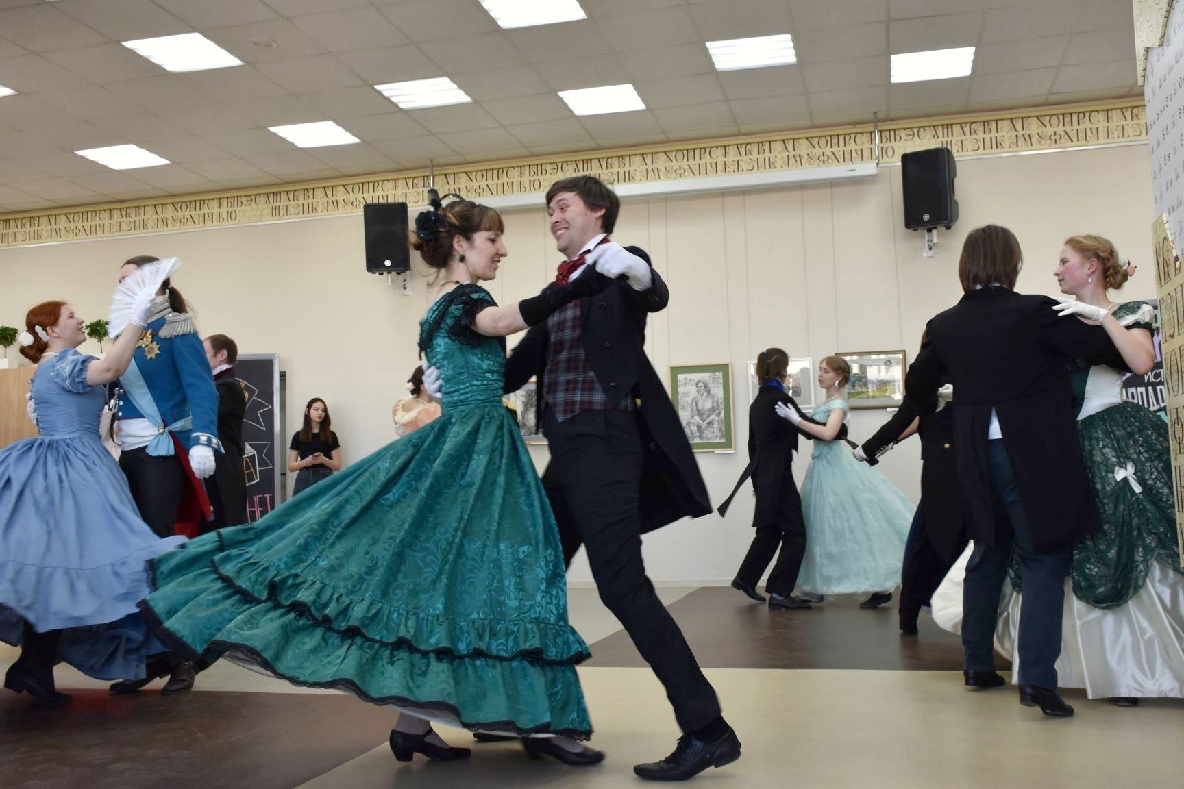 старинные танцы от студии Северная сторона в библиотеке Шишкова_severnaja_storona.jpg