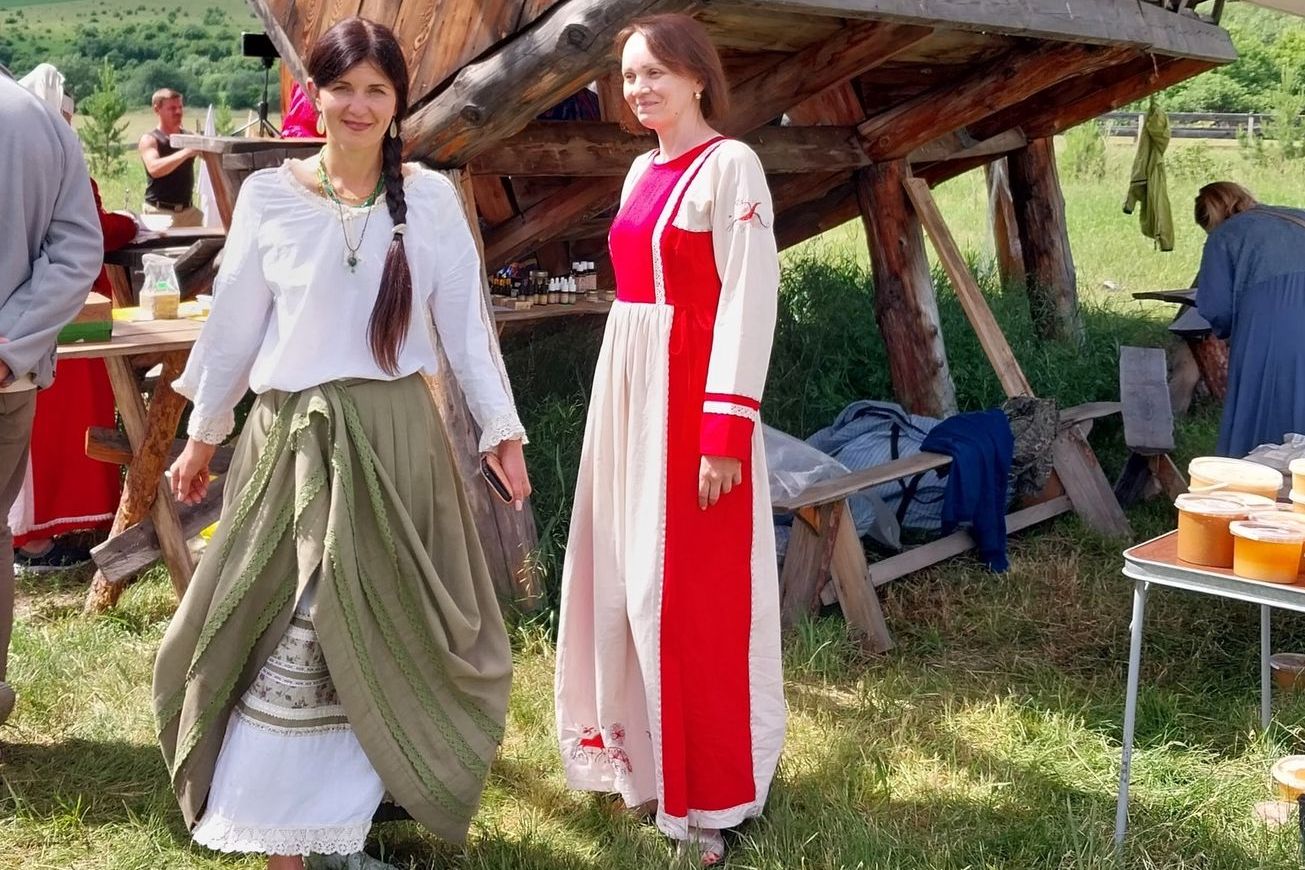 участницы фестиваля Возрождение в Любограде_horovod_mirash.jpg