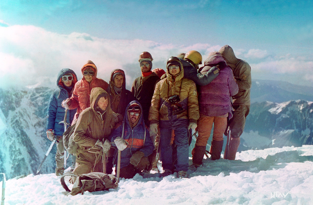 группа восходителей на Белуху Веры Заводской_Игорь Глущенко.jpg