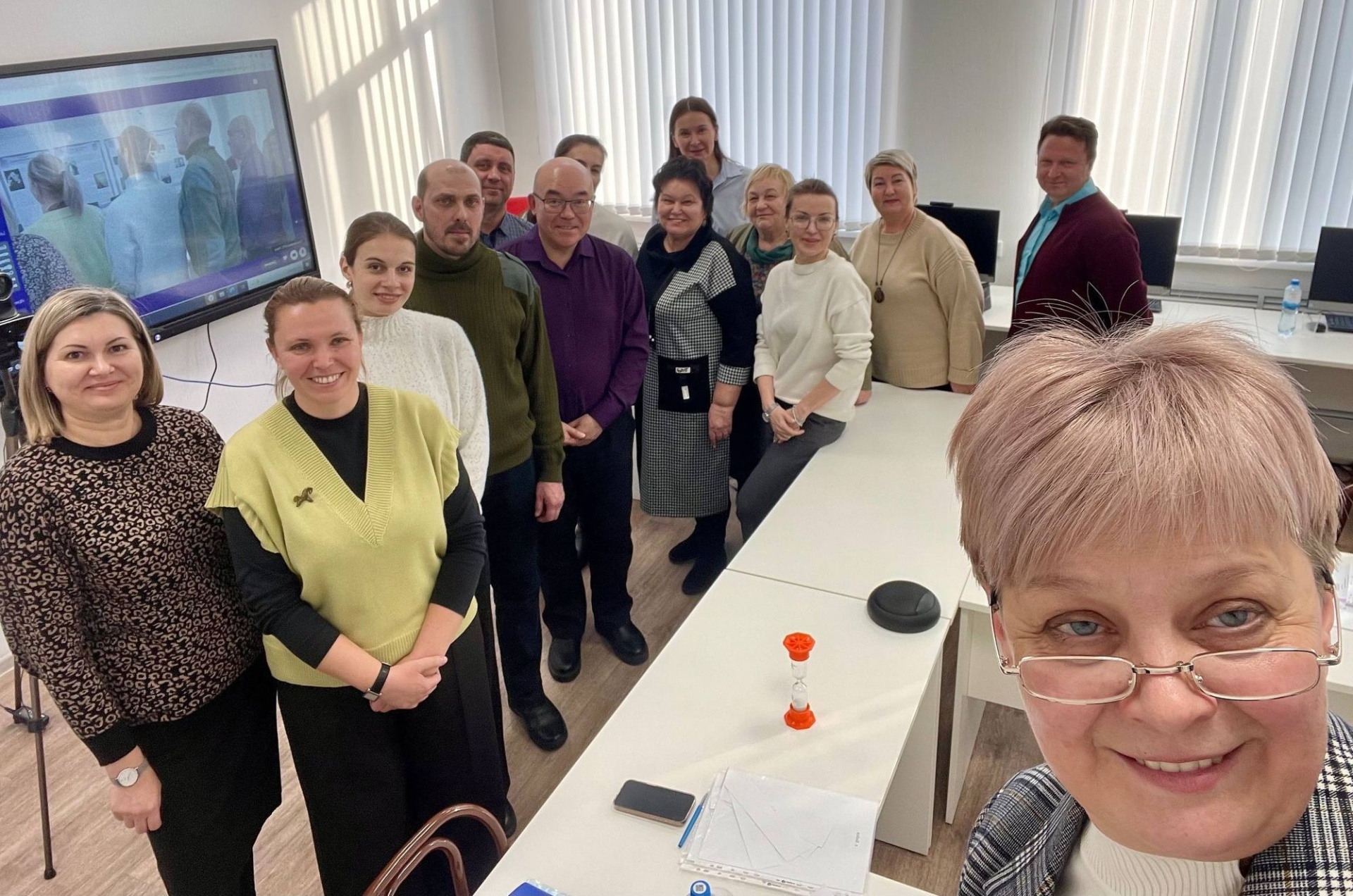 участники аттестации экскурсоводов в Алтайском крае и члены комиссии_alttur22.jpg