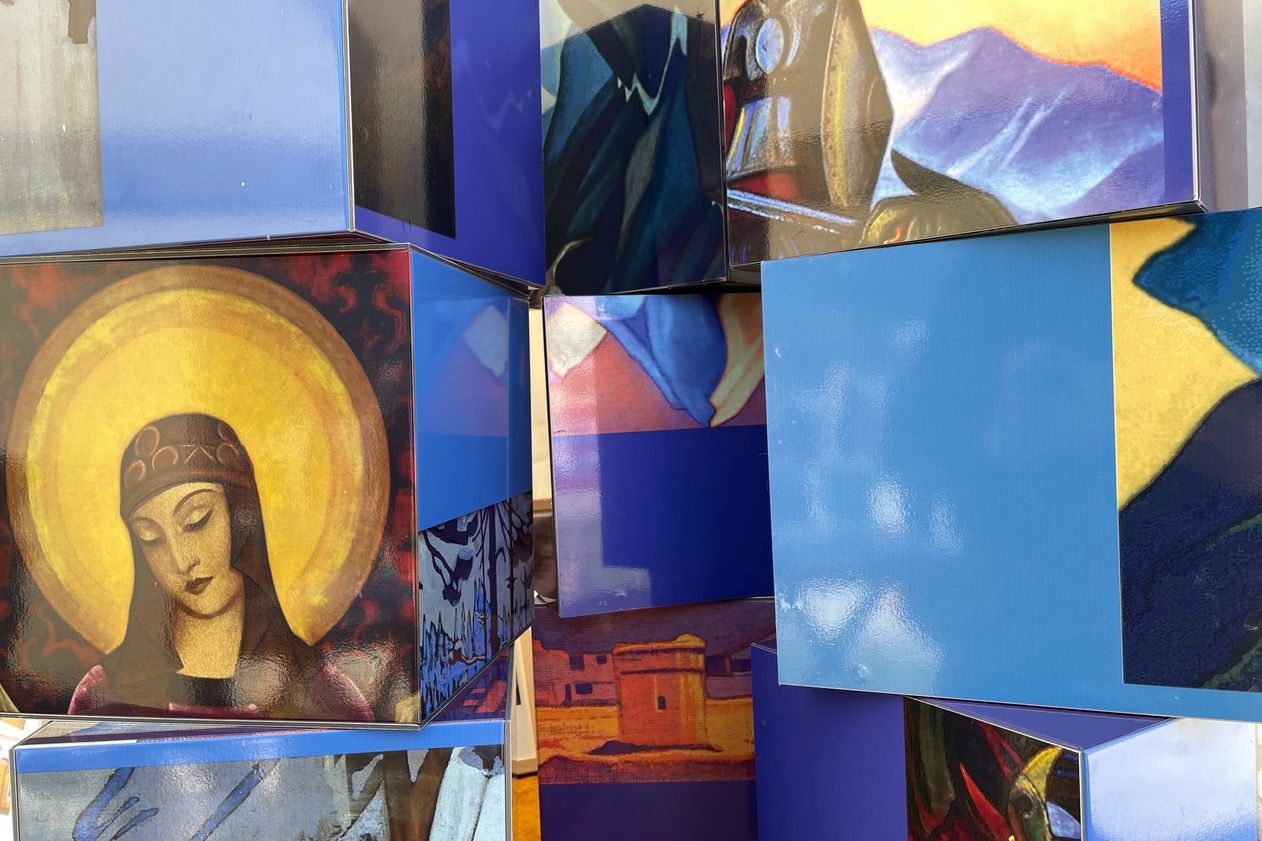кубики с картинами Рериха на фестивале Цветение маральника_gmilika.jpg