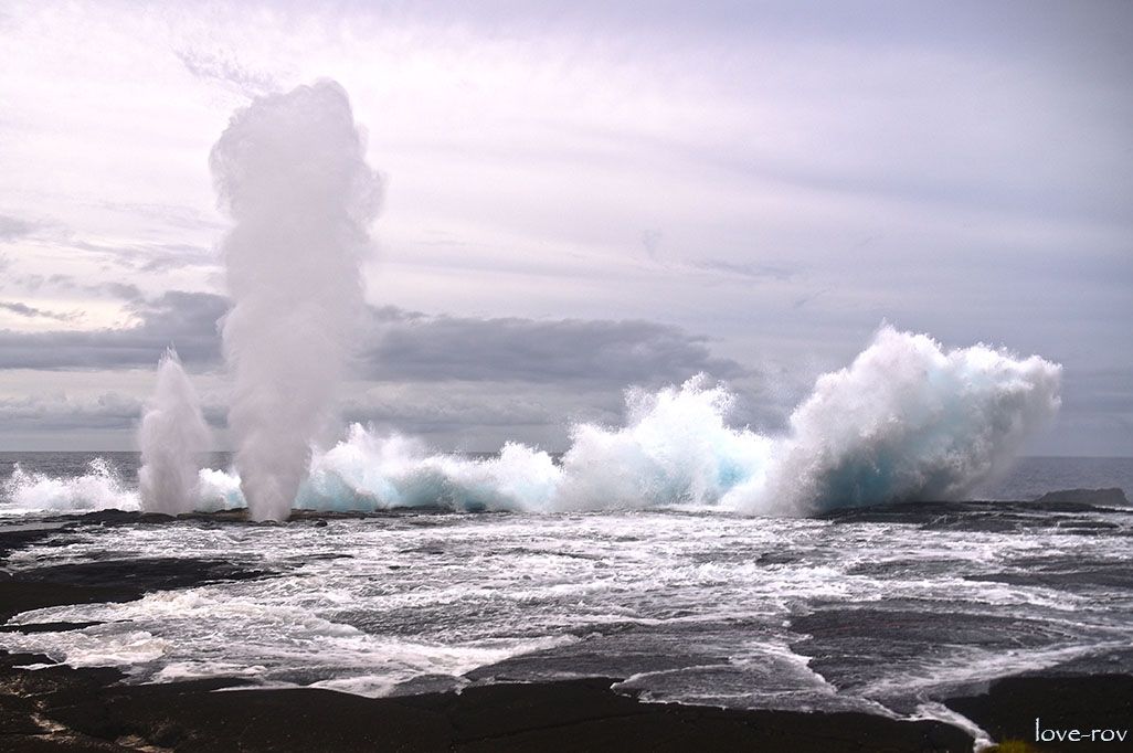 лавовые трубы-дыхало на островах Самоа_Евгений Лавров.jpg