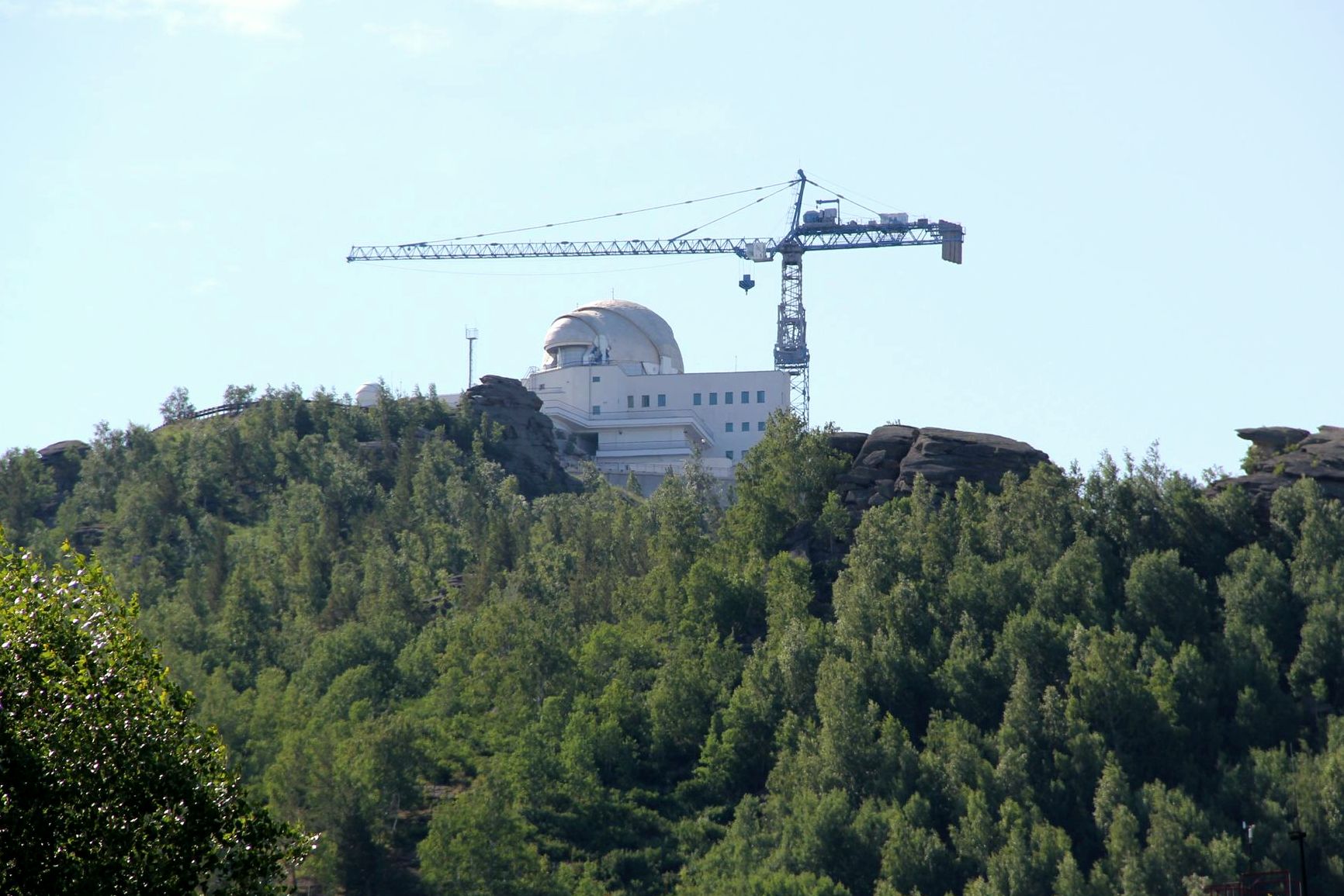 телескоп оптико-лазерного центра в Саввушках_автопробег по озерам Алтая_Михаил Павлов.jpg