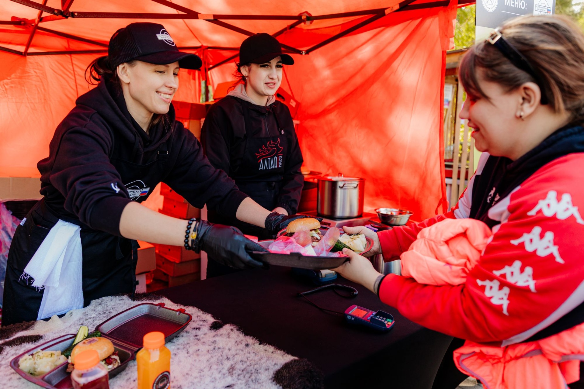 гастрономическая зона на фестивале Цветение _Татьяна Алдабаева.jpg