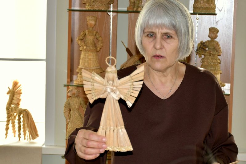 мастер-класс Полины Гладких_плетение из рогоза_cntdaltai.ru.jpg