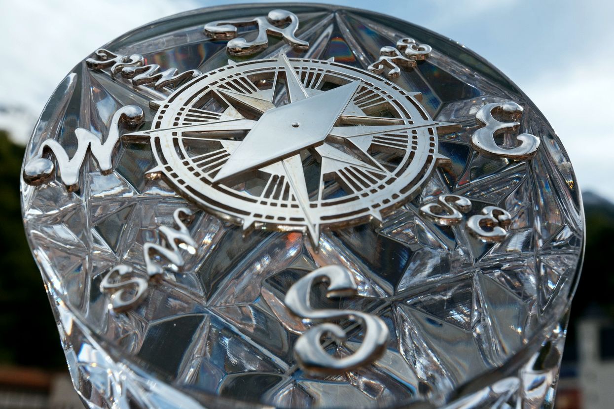 кубок премии Хрустальный компас 2023_rus.compass.jpg
