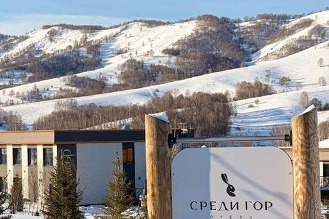 входная группа отеля Среди гор_altaibarcamp.jpg
