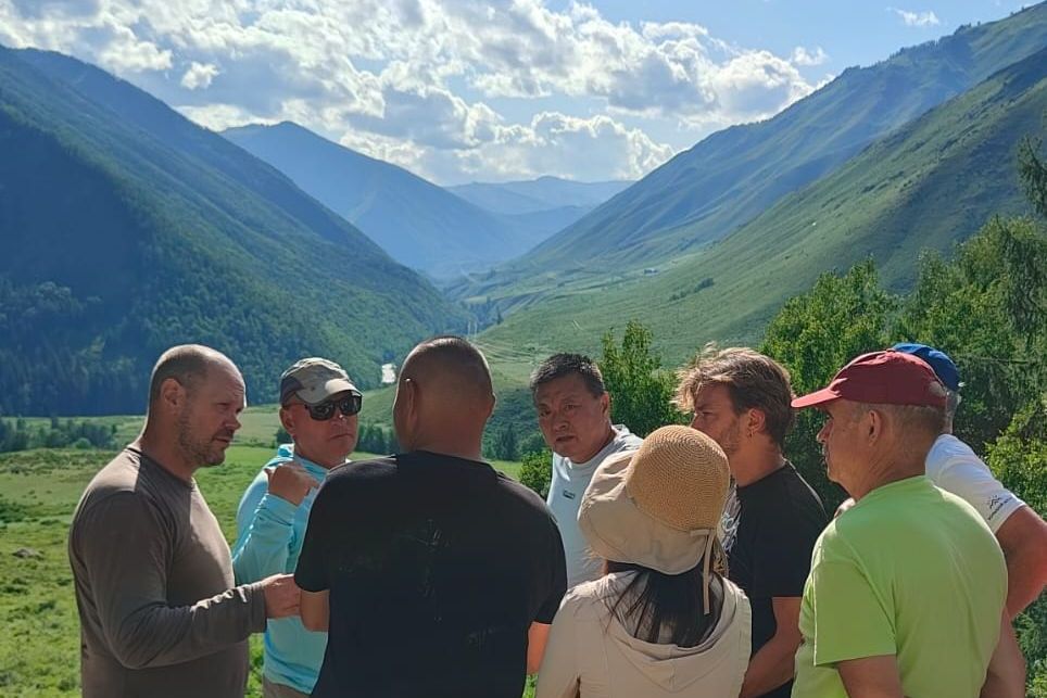 делегация фестиваля Большой Алтай в национальном парке Хом-Канас_Китай_Great Altai.jpg