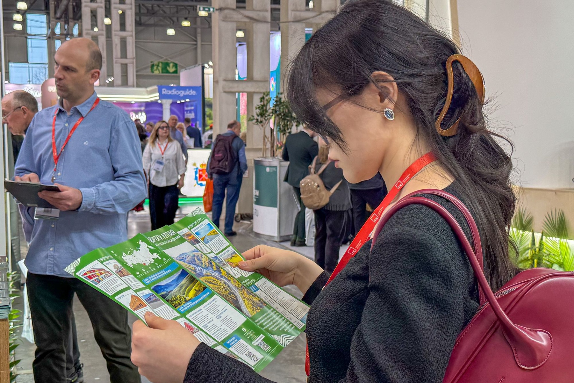 гостья стенда Алтайского края на выставке МИТТ_Анна Доронина.jpg