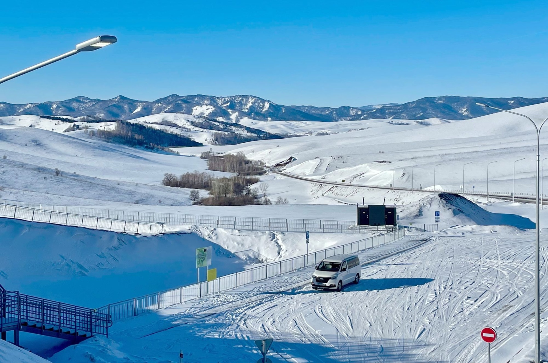 вид на Бирюксинский перевал с виадука_Юлия Рехтина.jpg