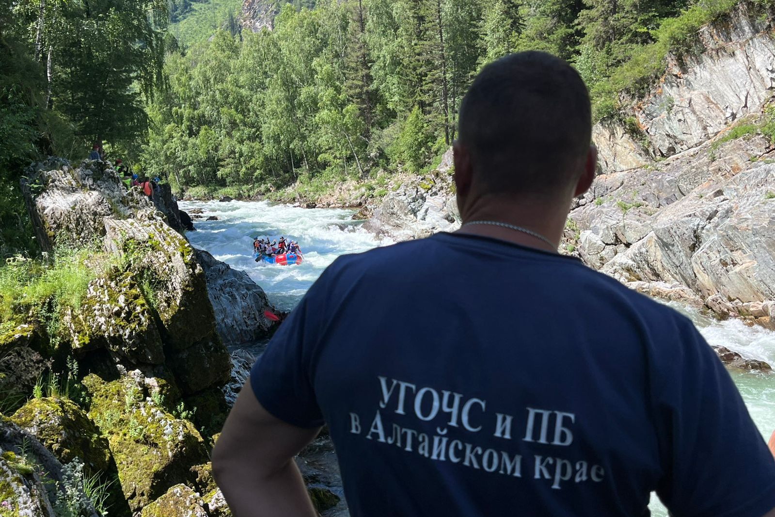 спасатели на фестивале на реке Кумир_ugochs22.jpg