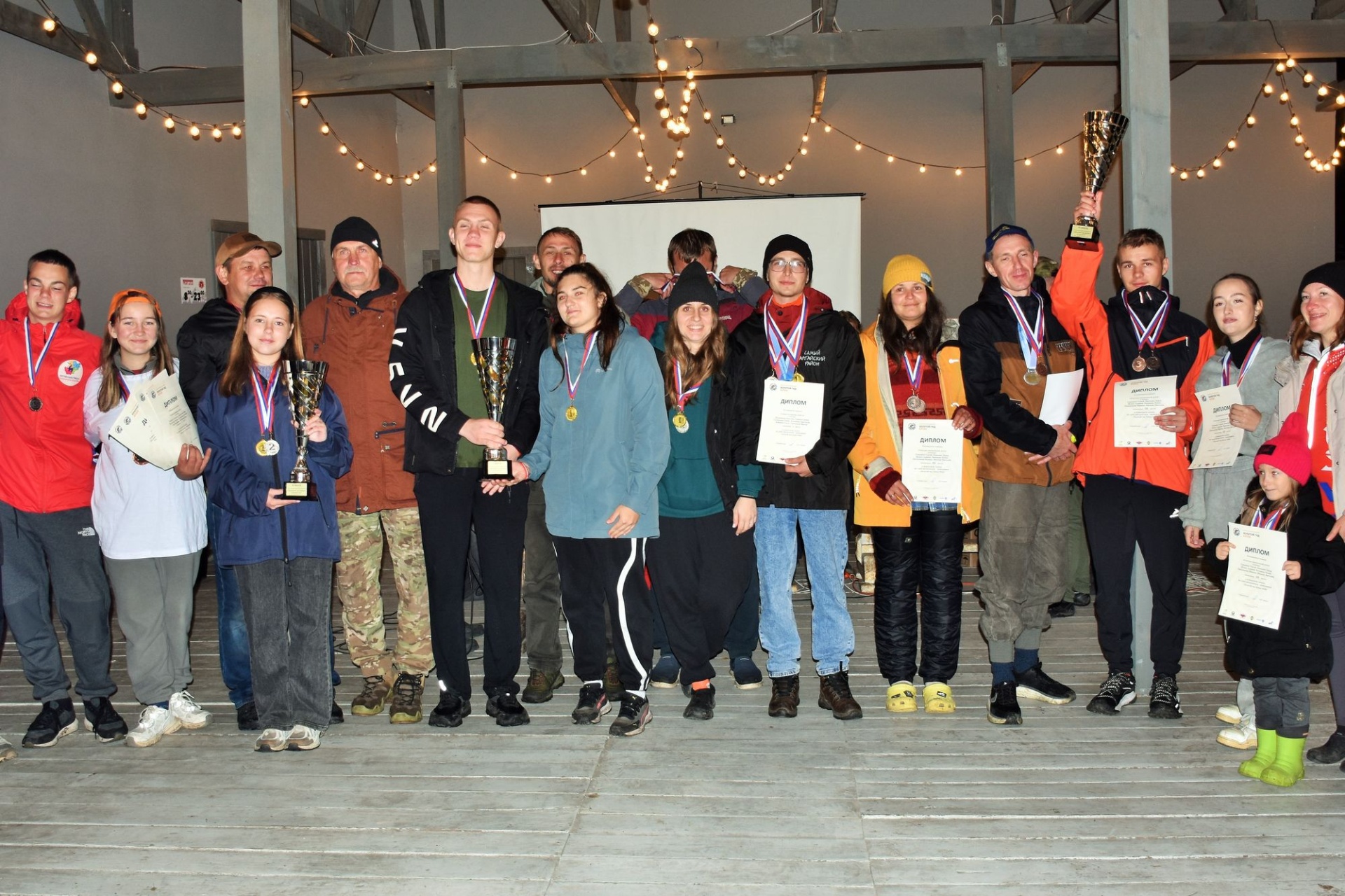 команда-победитель слета Золотой гид Алтая_Виктор Белых.jpg