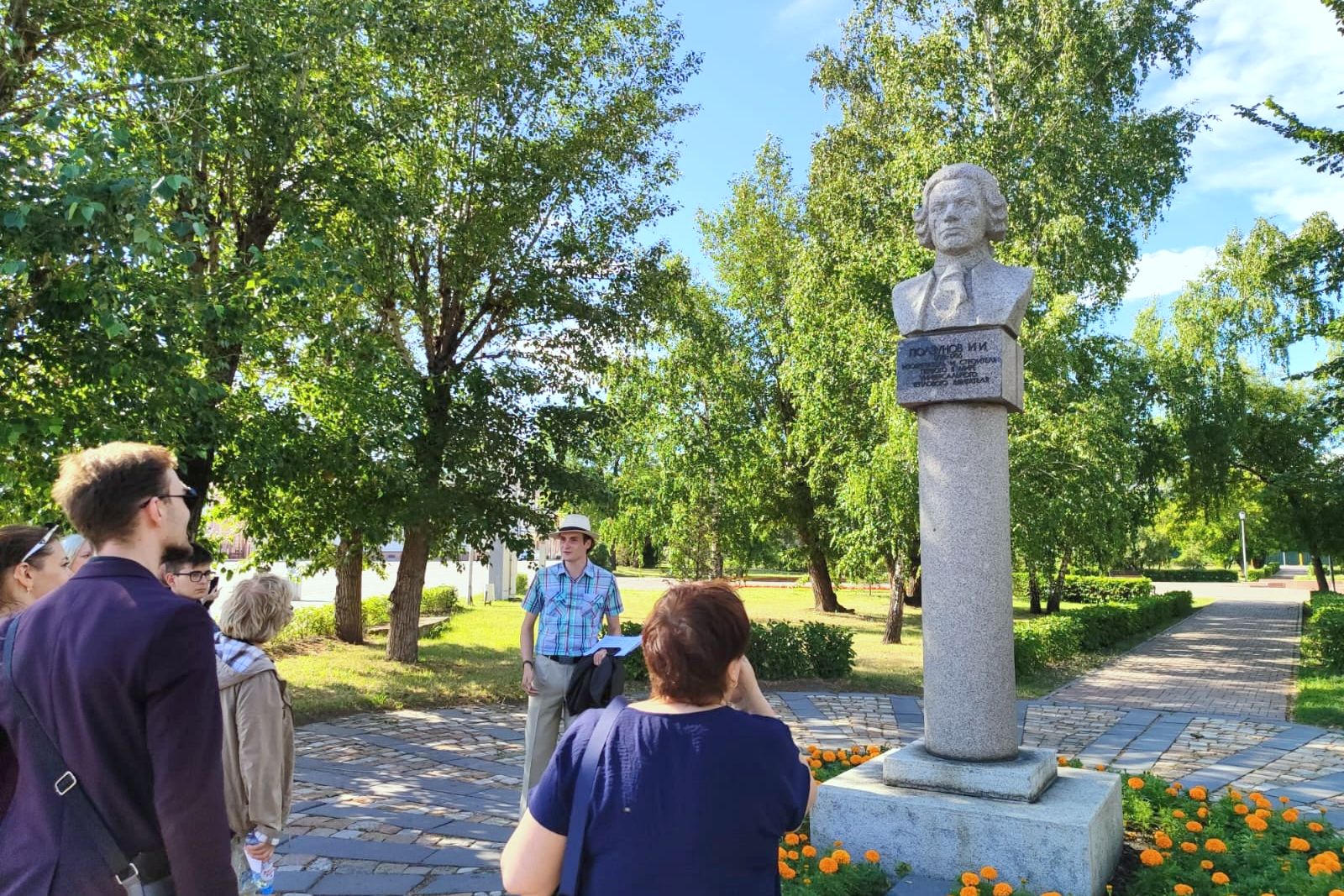 экскурсия о масонах в Барнауле_Владимир Пикалов.jpg