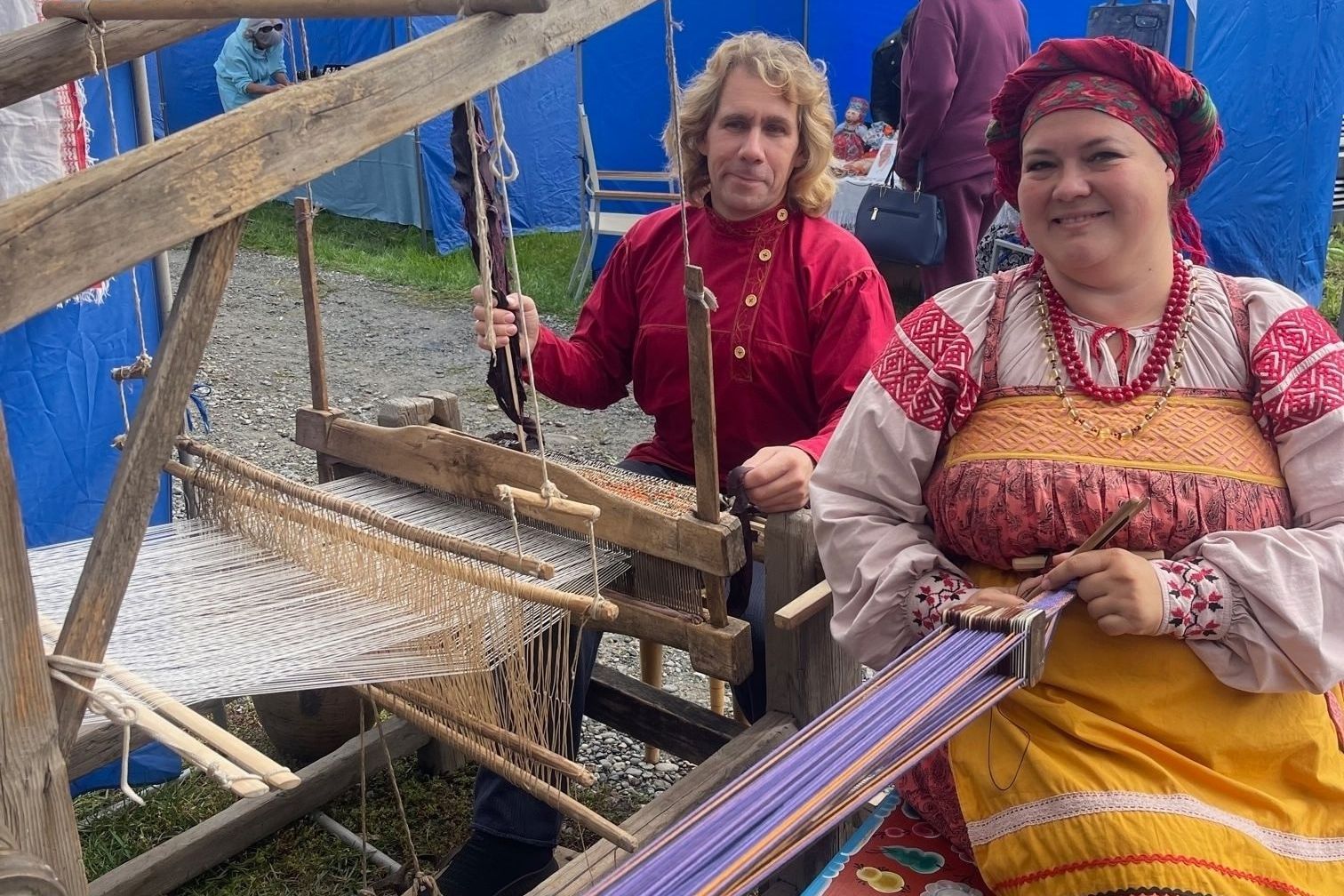 семья ткачей Мазанько из Заринского района на Алтайских плетенках_zarinray.jpg семья ткачей Мазанько из Заринского района на Алтайских плетенках_zarinray.jpg