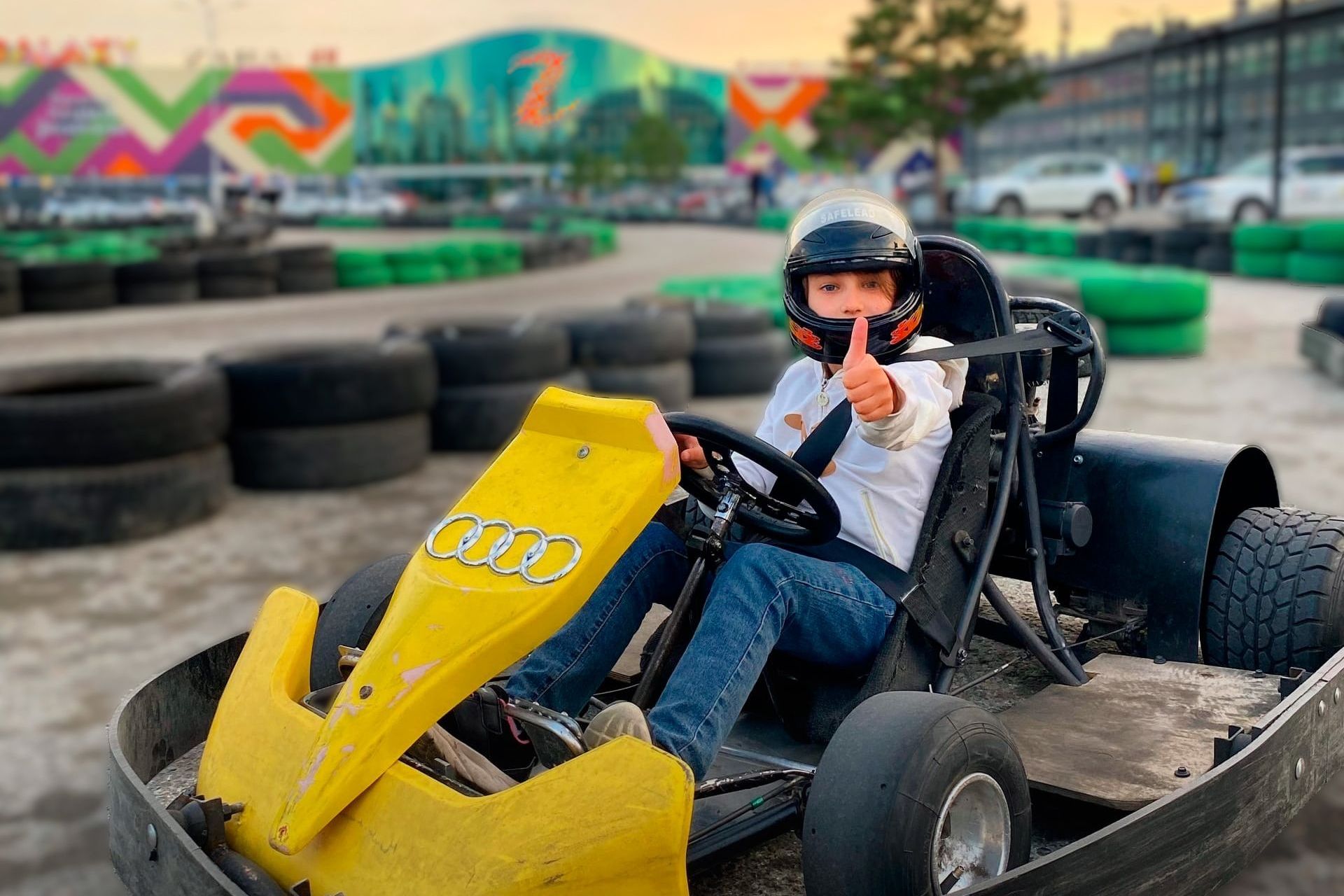 картинг-центр Let's go karting в ТРЦ Гэлакси_letsgokarting.jpg