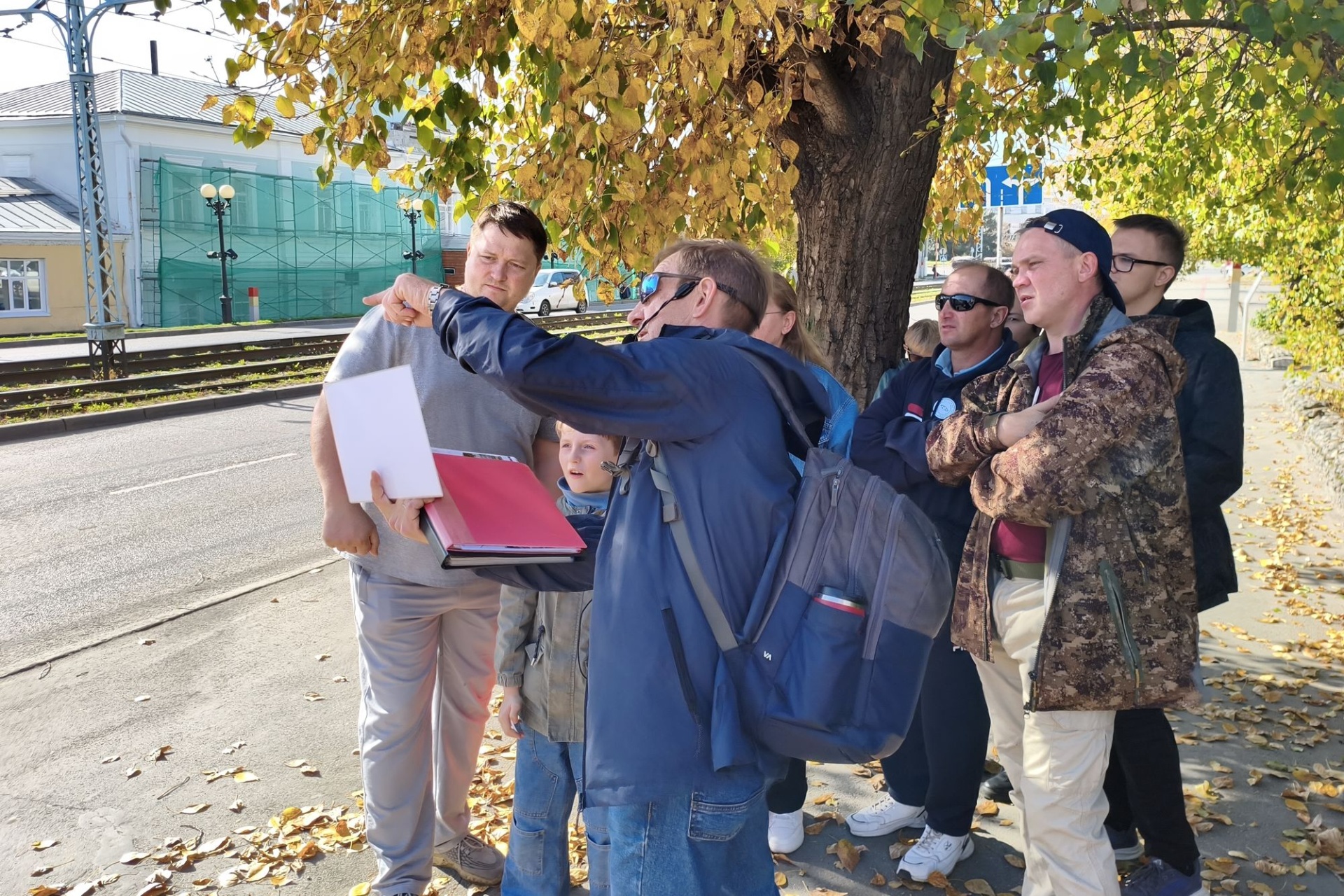 Алексей Метелев проводит квест по Барнаулу горнозаводскому_Алена Ашурова.jpg