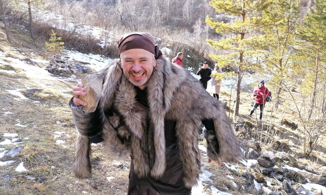 денисовец у Денисовой пещеры_belokurikha_info.jpg