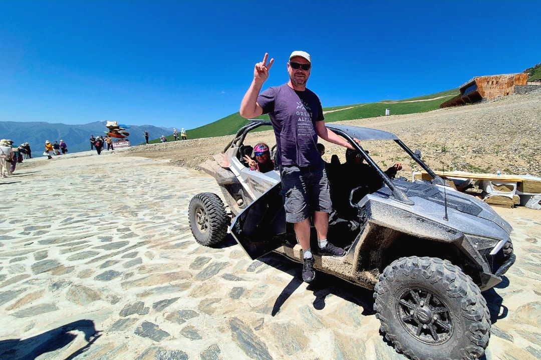 Антон Сергеев в экспедиции алтайской делегации фестиваля Большой Алтай в Китай_Great Altai.jpg