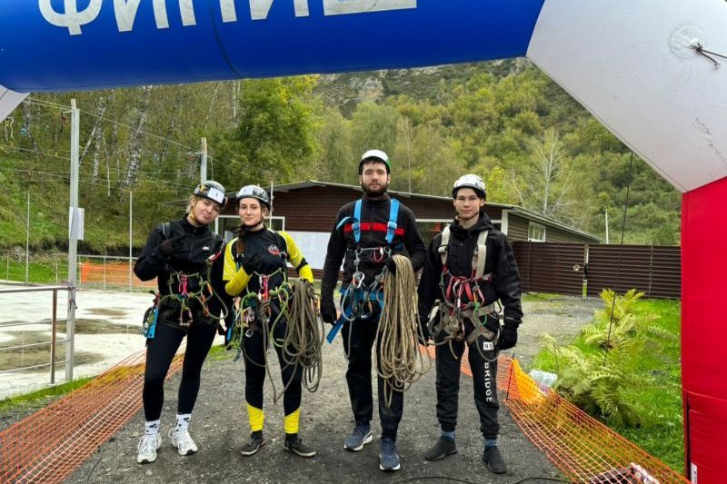 участники краевых студенческих соревнований по пешеходному туризму_Олег Харлов altaisport.ru.jpg