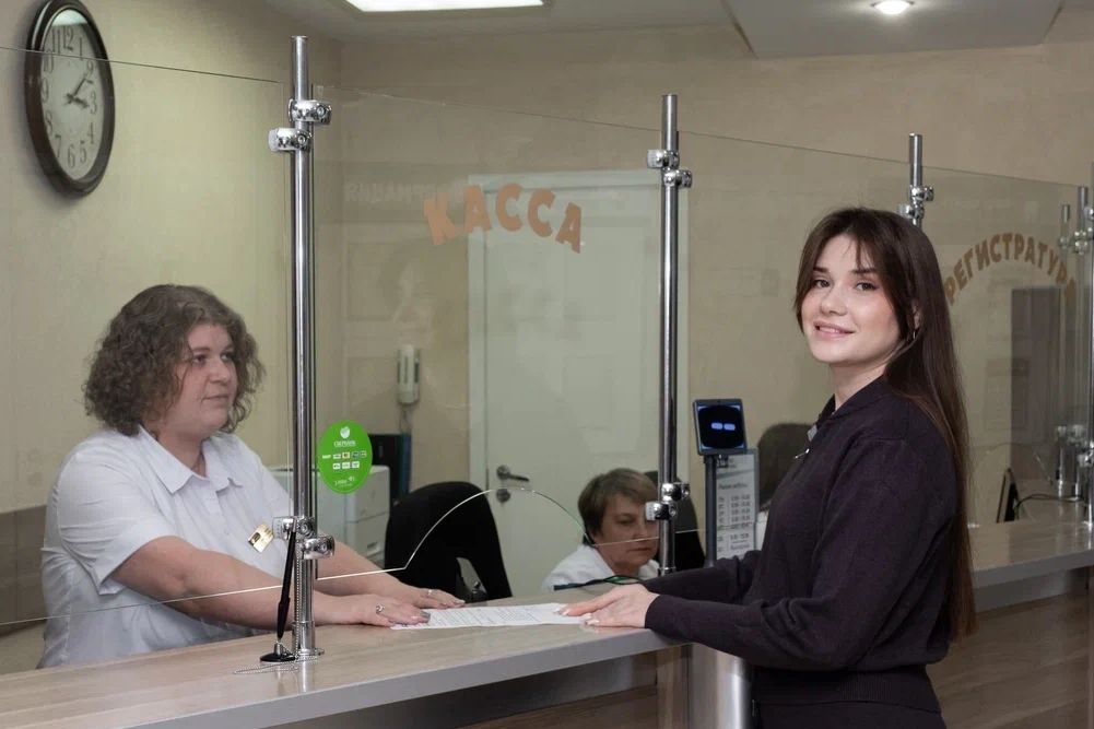 посетитель Курортной поликлиники холдинга Курорт Белокуриха_klinika22.ru.jpg