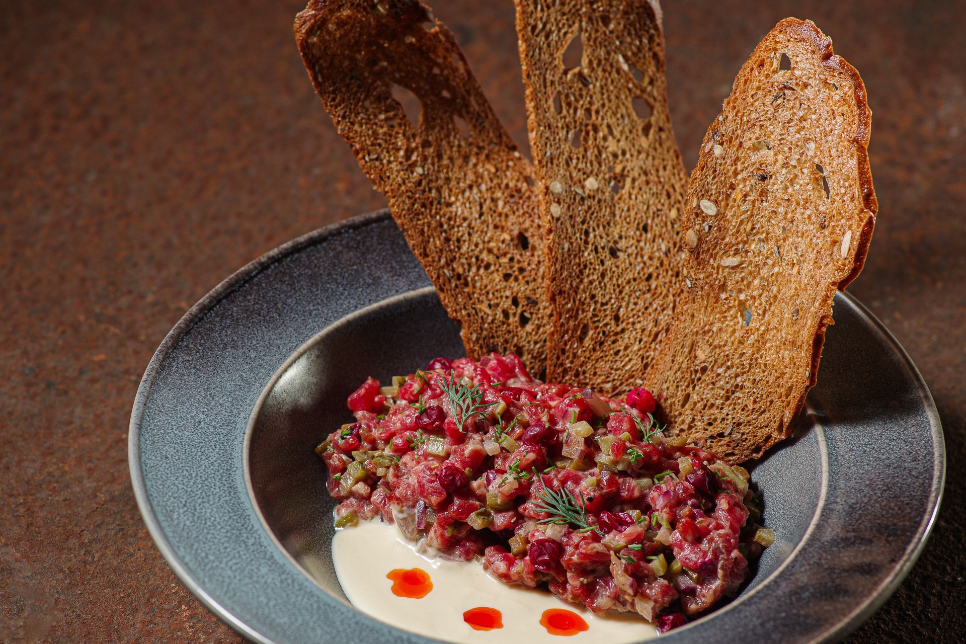 тартар из мраморной говядины_ресторан На старом месте_best-restaurant.nsk.sobaka.ru.jpg