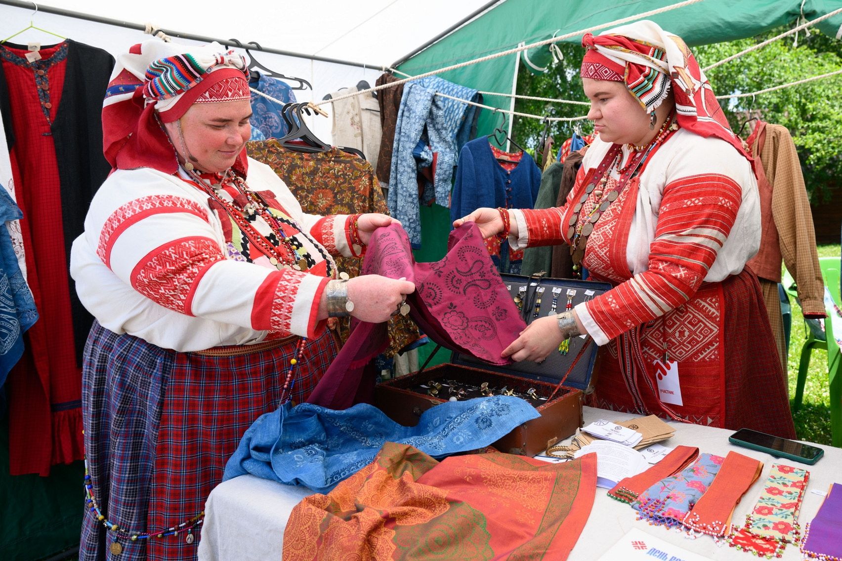 ярмарка фестиваля День России на Бирюзовой Катуни_Дмитрий Лямзин_katunfest22.jpg