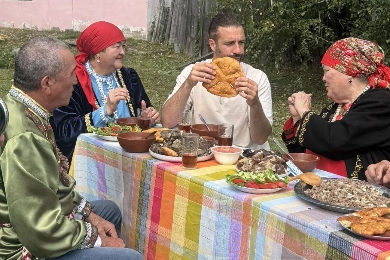 съемки передачи Поедем, поедим у кумандинцев Красногорского района_Николай Тебереков.jpg съемки передачи Поедем, поедим у кумандинцев Красногорского района_Николай Тебереков.jpg