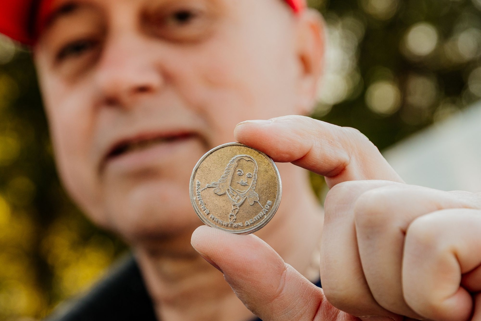 демидовская монета на фестивале Цветение маральника_Татьяна Алдабаева.jpg