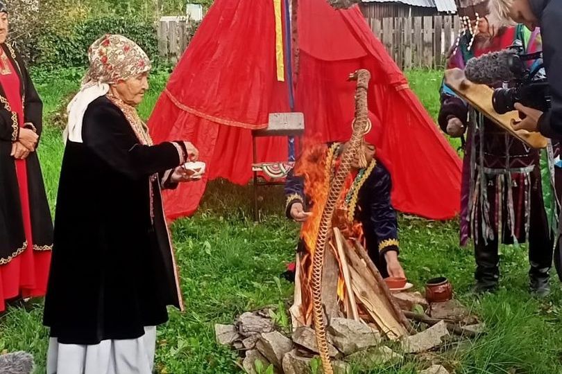 кумандинские обряды в селе Красногорском_Аовайша Амирова.jpg