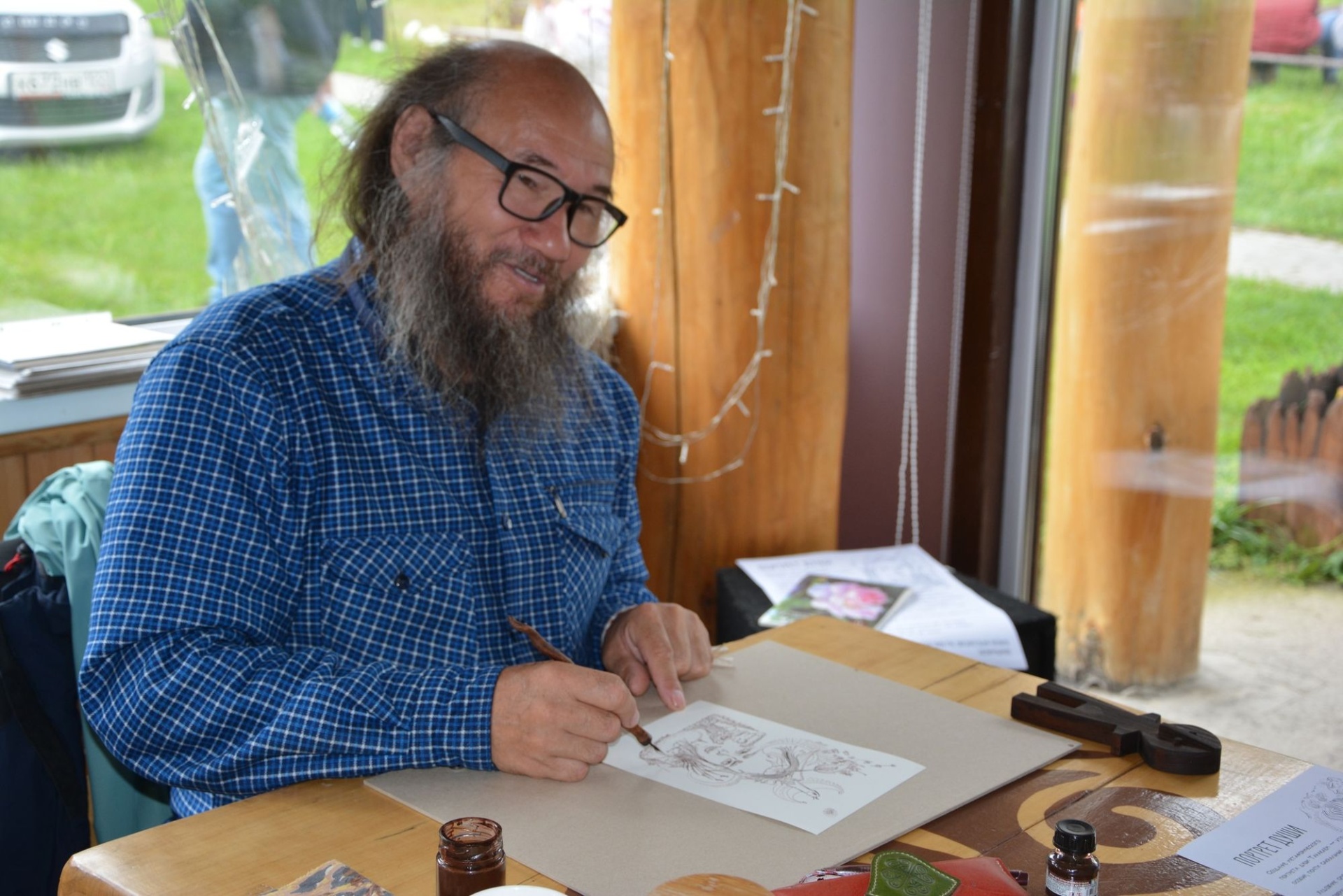 Николай Чепоков на фестивале Алтайские плетенки_altaiexclusive.jpg Николай Чепоков на фестивале Алтайские плетенки_altaiexclusive.jpg