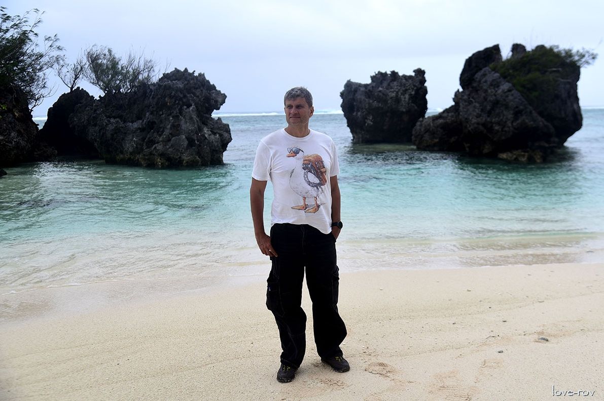 Евгений Лавров на вулканическом острове Океании_love0rov.jpg