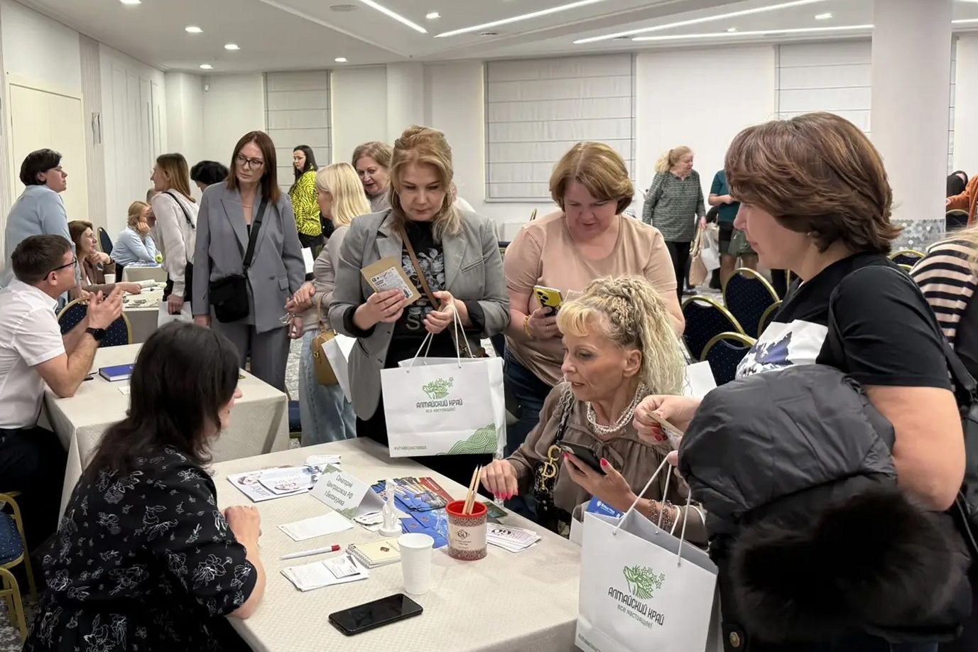 встречи алтайского турбизнеса с коллегами на роуд-шоу в Екатеринбурге_Елена Седых.jpg