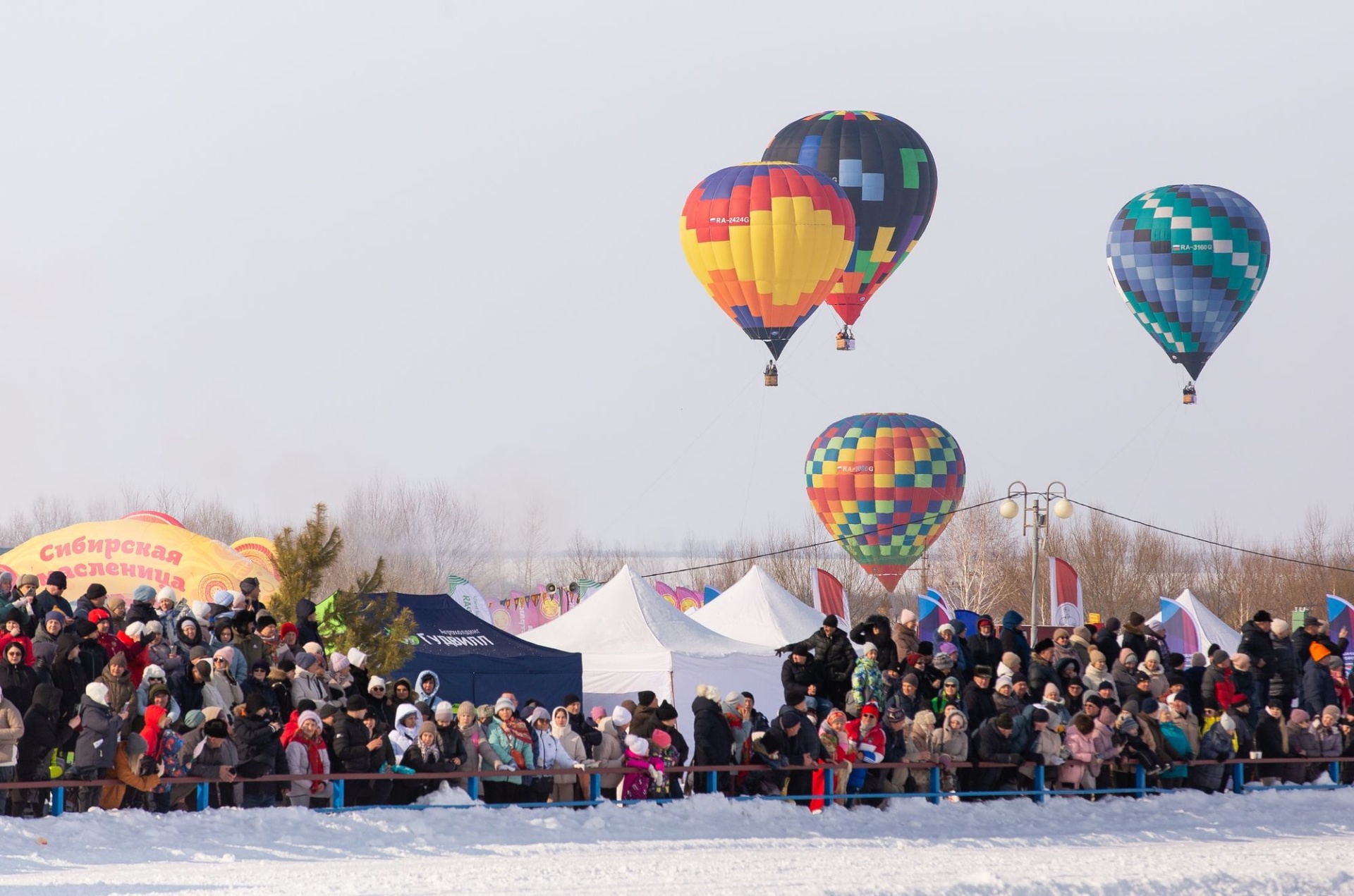 аэростаты и гости Сибирской Масленицы_Всеволод Клещев_sibmaslenica.jpg