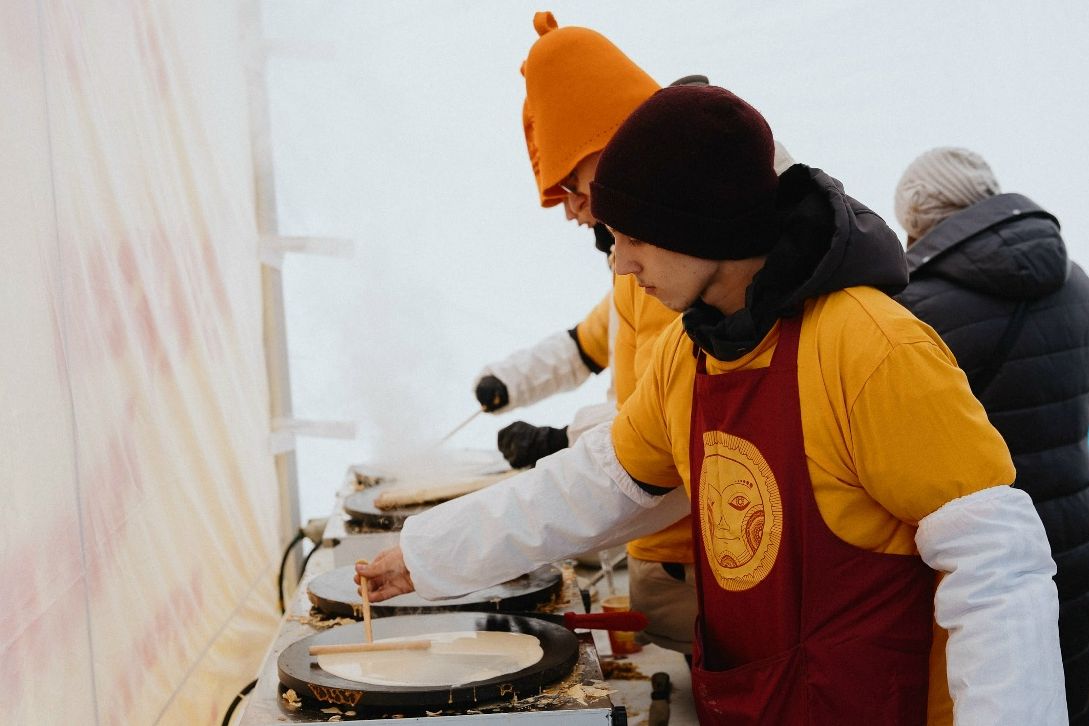 блинопеки Сибирской Масленицы_Руслан Гвоздев.jpg