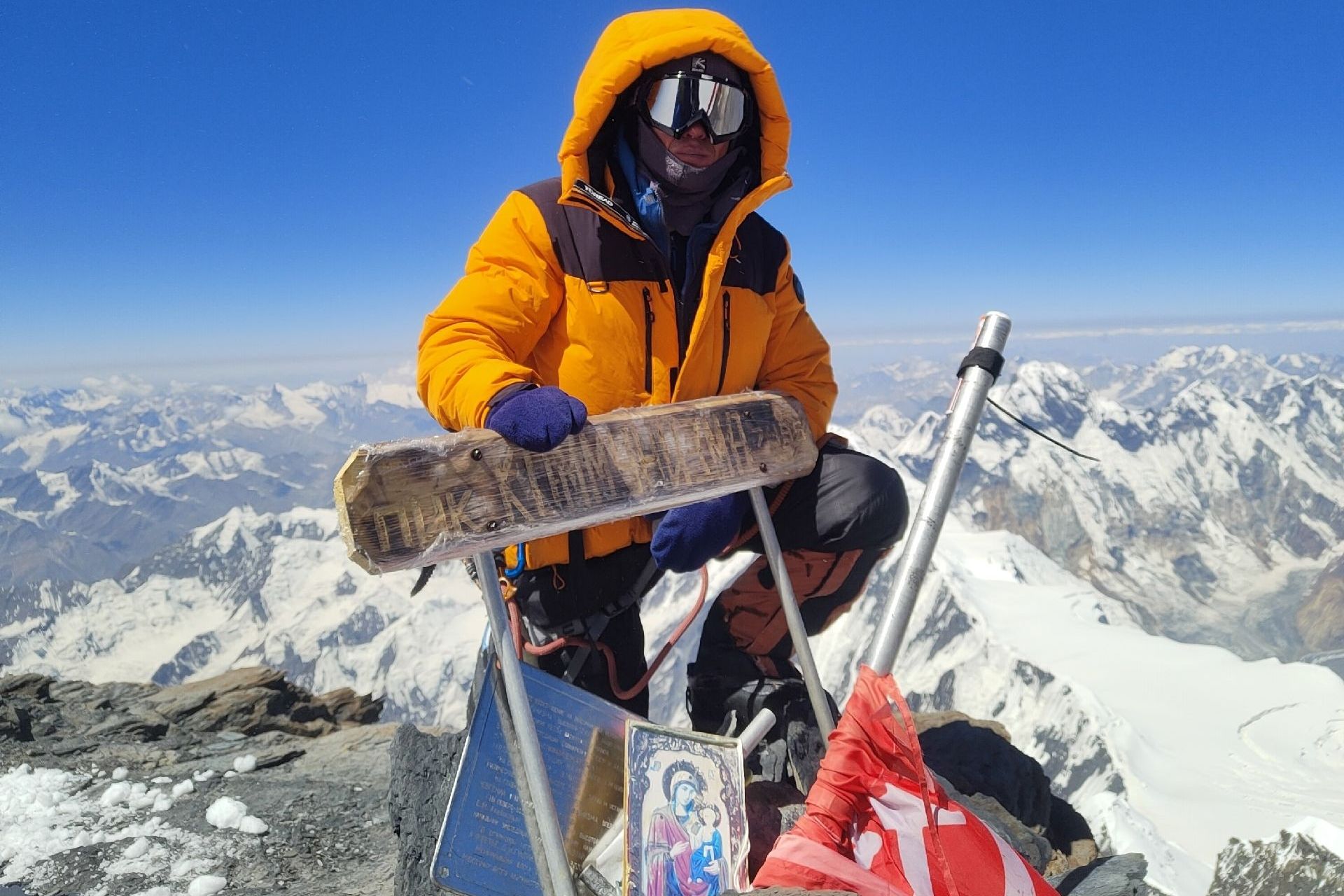 Антон Лежнев на пике Коммунизма_anton_lezhnev.jpg