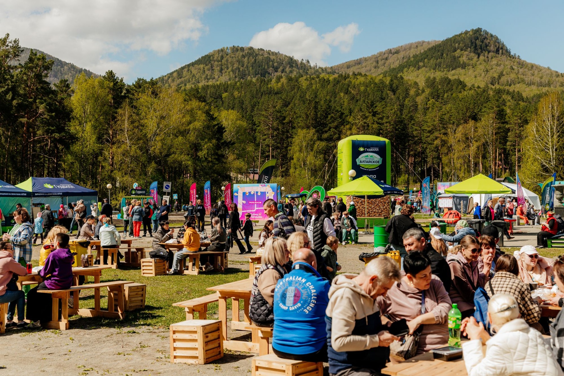 фудкорт фестиваля Цветение маральника_Татьяна Алдабаева.jpg фудкорт фестиваля Цветение маральника_Татьяна Алдабаева.jpg