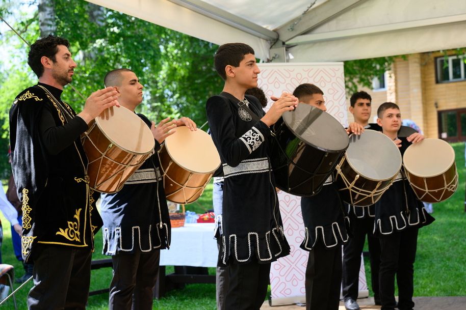 выступление на фестивале День России на Бирюзовой Катуни_katunfest22.jpg