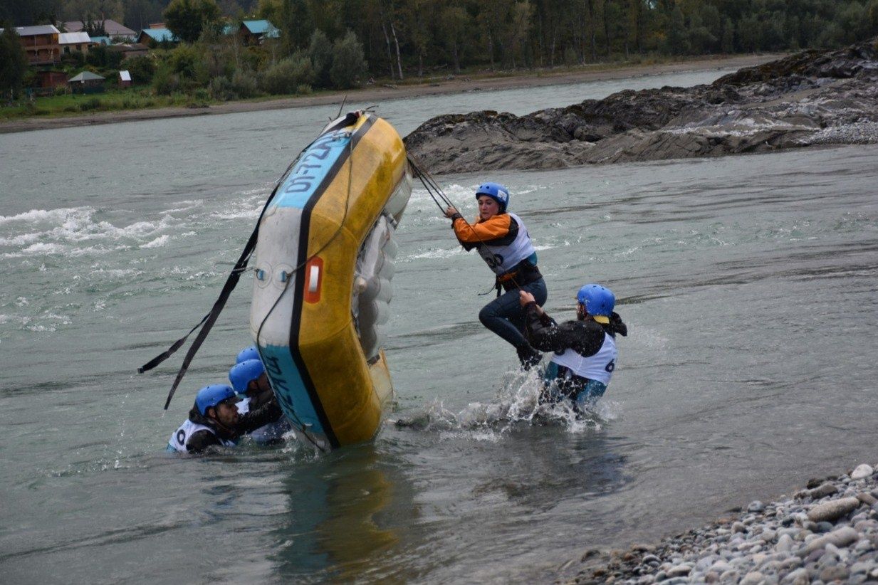 участники слета Золотой гид Алтая_russiantouringclub.jpg