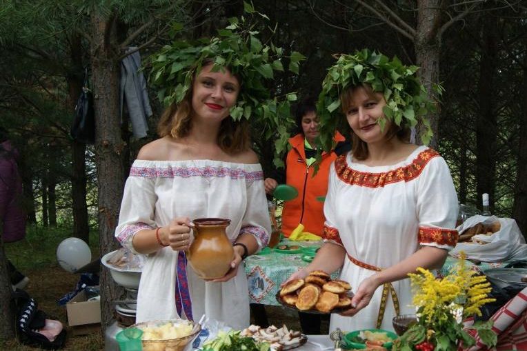 участники медово-сырного праздника на озере Киреево_krasnogorsk_adm.jpg