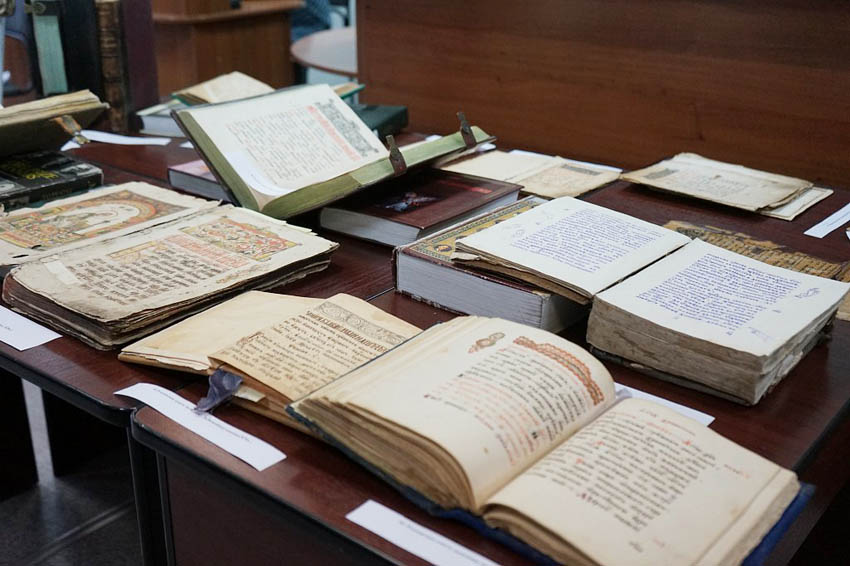 коллекция старопечатных книг Артема Шмелева_altaistarover.ru.jpg