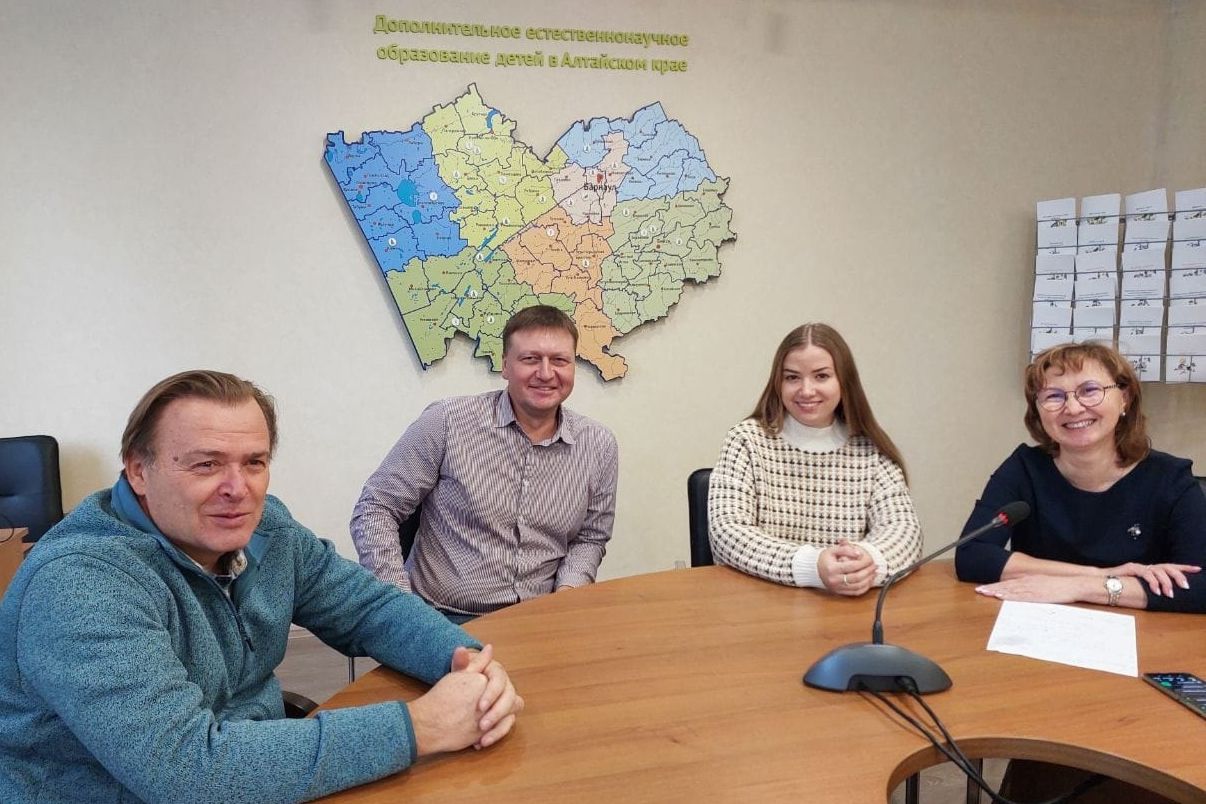 ведущие школы Экогид Алтая_Наталья Батлук.jpg