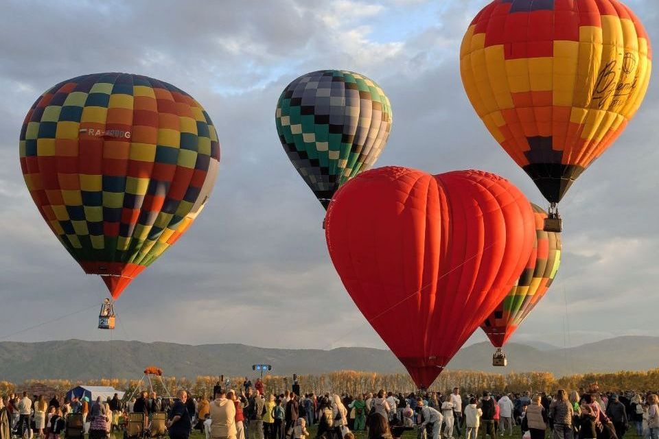 Осенний фестиваль воздухоплавания Денис_VzletaiAltai2.jpg