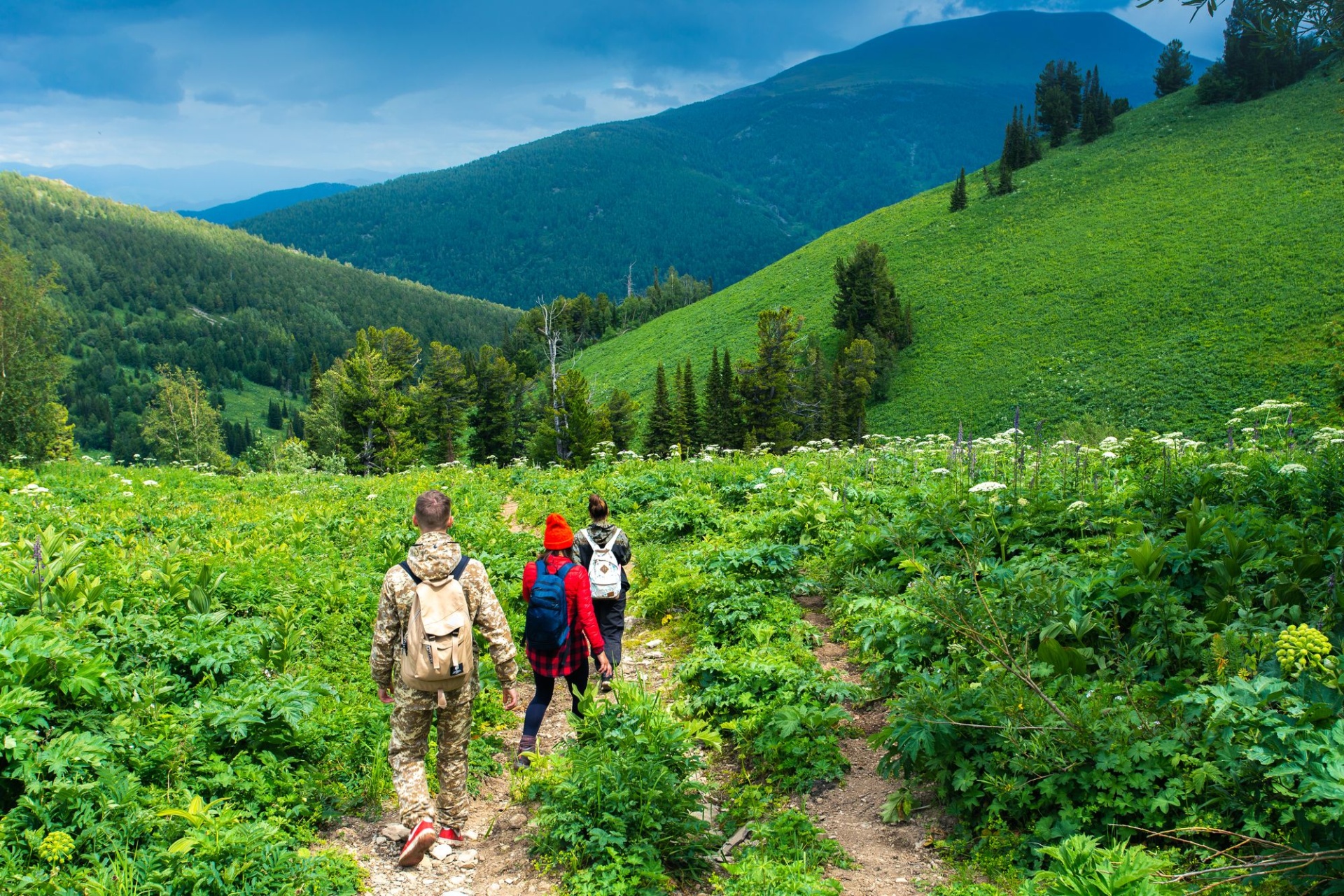 туристы в Горном Чарыше_Валерий Степанюк.jpg