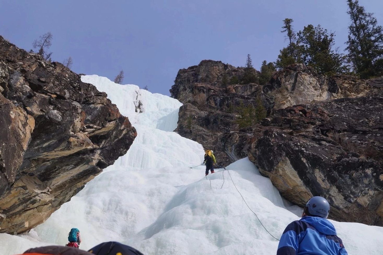 занятие по горному туризму школы инструкторов-проводников Высшая категория_school-guide.ru.jpg