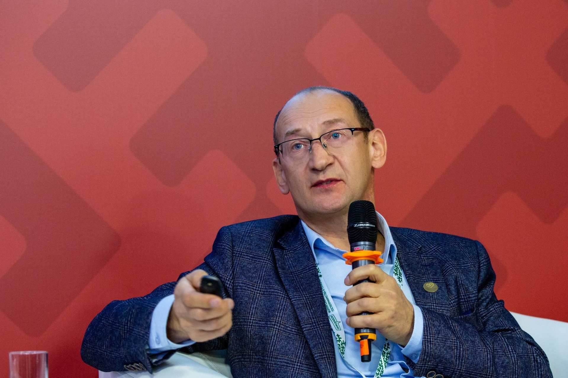 директор ТИЦ Алтайского края Александр Филиппов на форуме Дикоросы_forum_dikorosy.jpg директор ТИЦ Алтайского края Александр Филиппов на форуме Дикоросы_forum_dikorosy.jpg