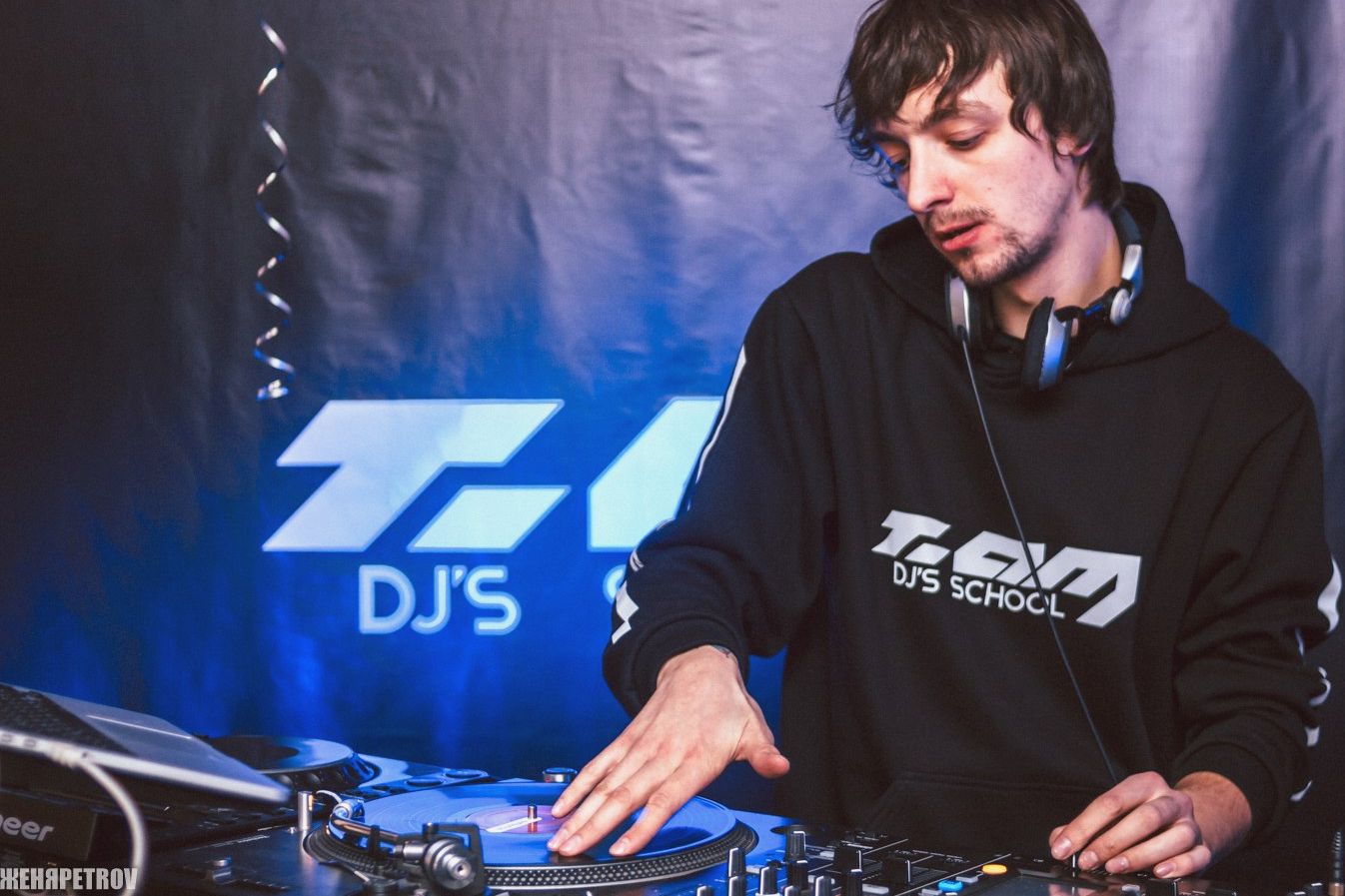 диджей Артем Рогачев_T_AM DJ school_t_amdjs.jpg