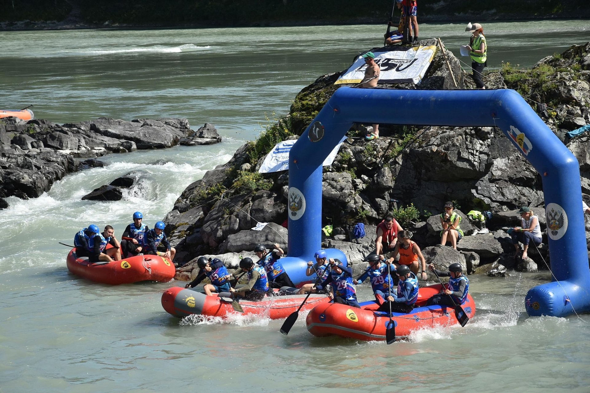 стартовые ворота Первенства России по рафтингу на Катуни_altadm.ru.jpg