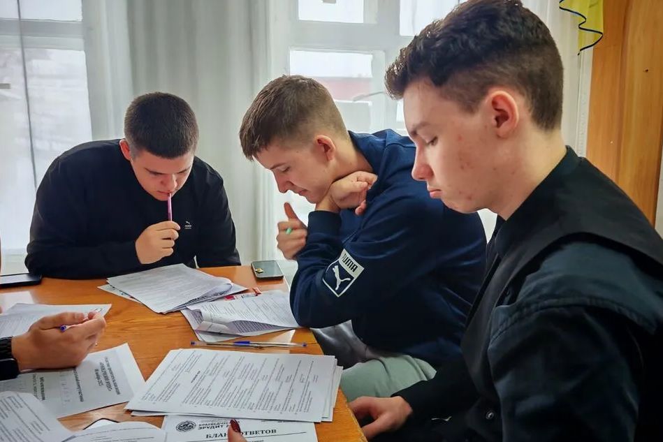 участники акции Краеведческий эрудит-2025 в Троицкой библиотеке_troitskbiblioteka.ru.jpg